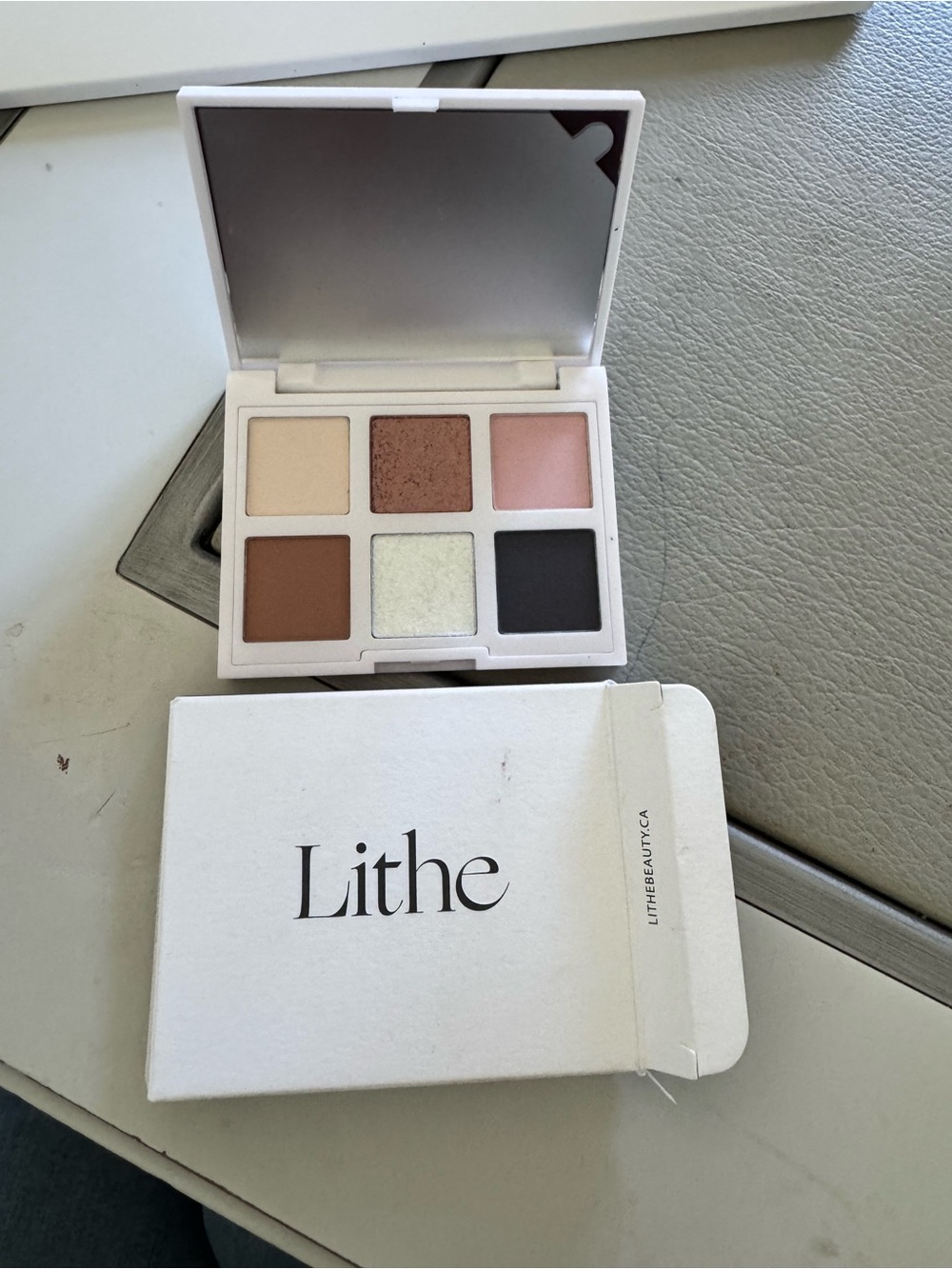 Lithe 6‑Pan Eyeshadow Palette — Soft Pink & Brown Neutrals